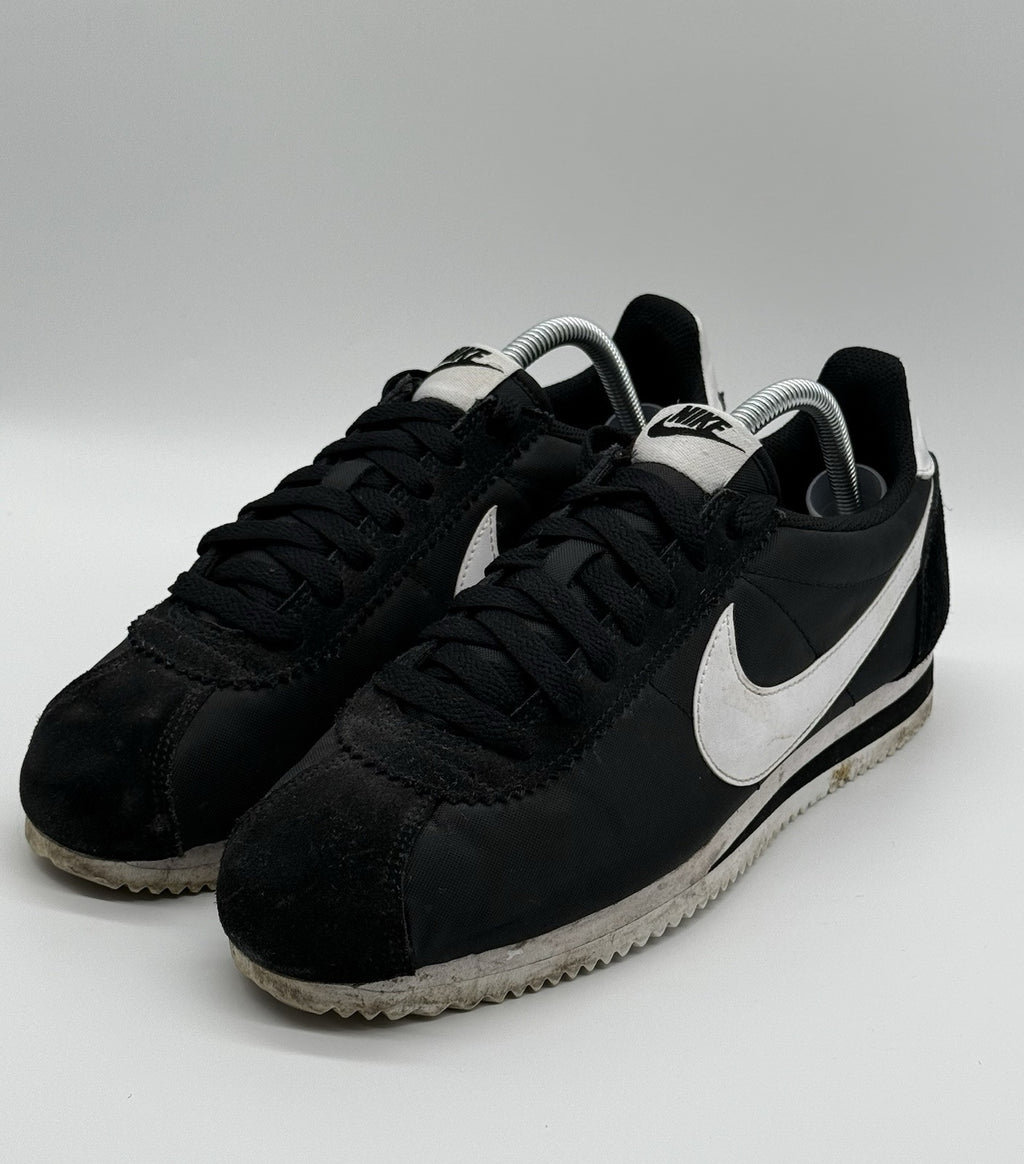 (2018) Nike Classic Cortez Nylon ‘OG’ | Black/White | UK 7 | (807472-011)