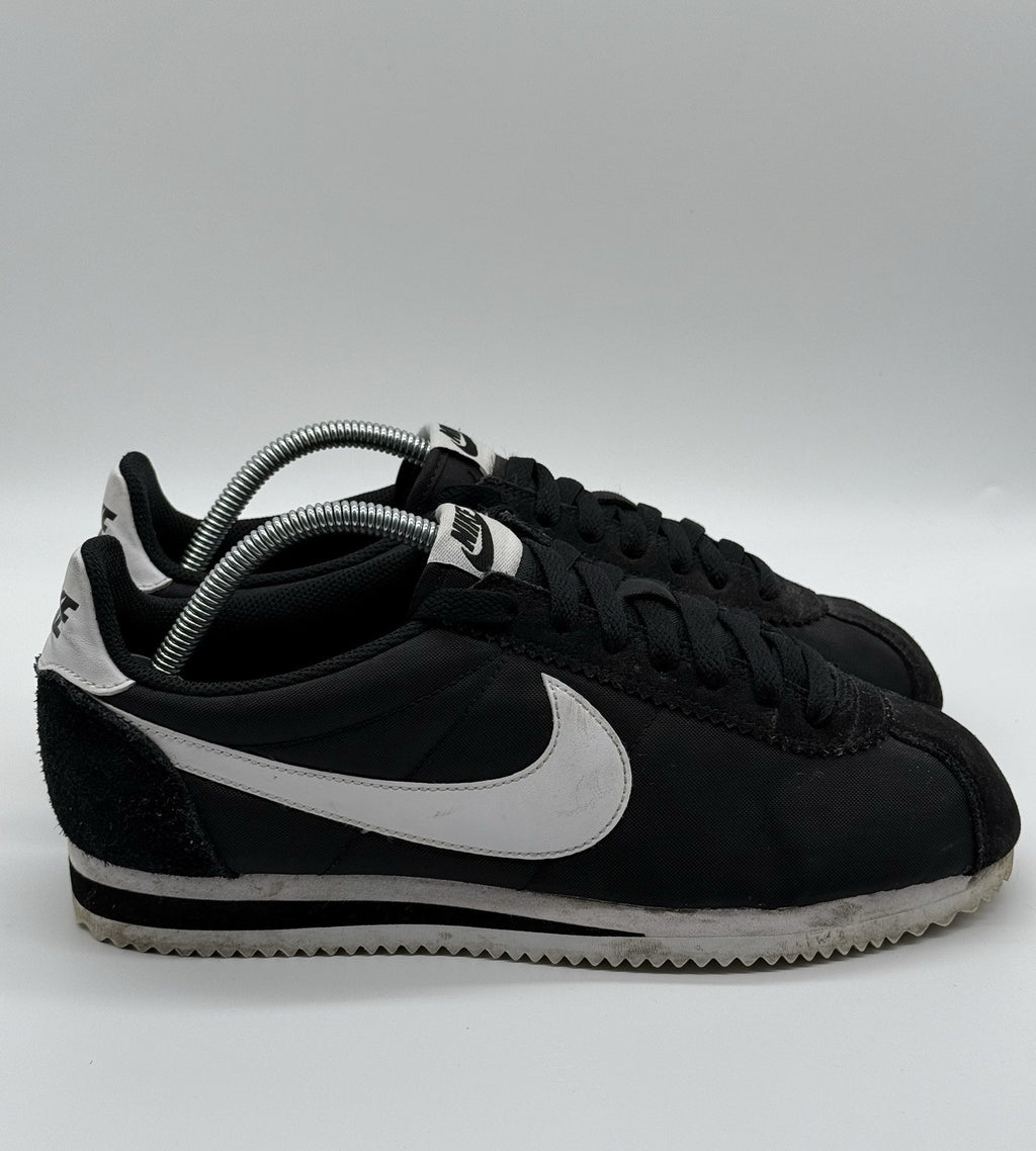 (2018) Nike Classic Cortez Nylon ‘OG’ | Black/White | UK 7 | (807472-011)